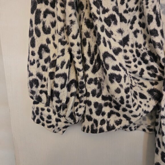 Chico's L/S‎ animal print open tie front cardigan NWOT Size 3/XL - Picture 3 of 7